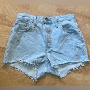 Levi’s original  501 button fly woman’s shorts with flowers woman’s size 29